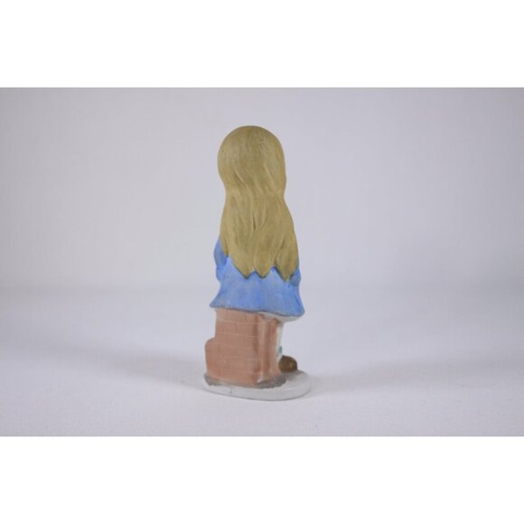 Vintage TAIWAN girl with book figurine, Lefton style decorative nursery decor - Picture 7 of 10